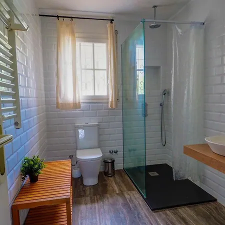 Semesterbostad La Boheme House *